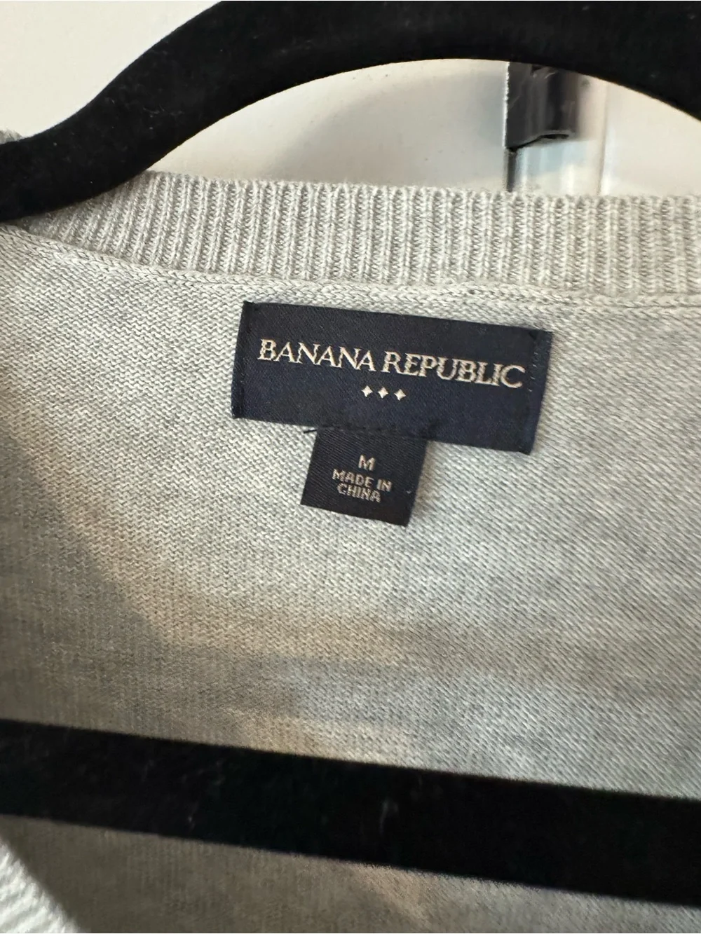 Banana Republic lightweight neck
